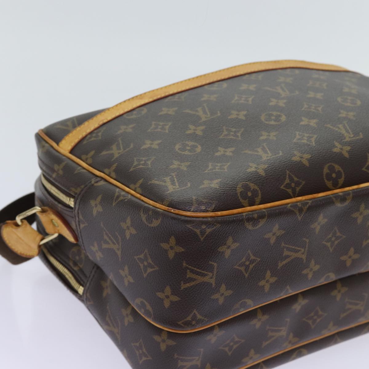 Louis Vuitton Reporter