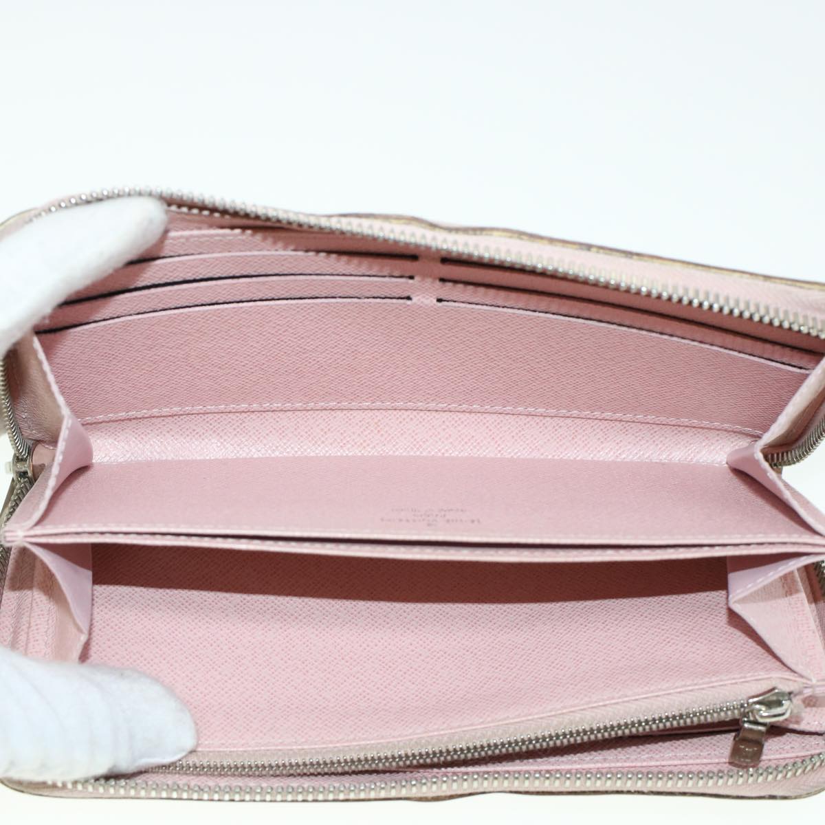 Louis Vuitton Zippy wallet