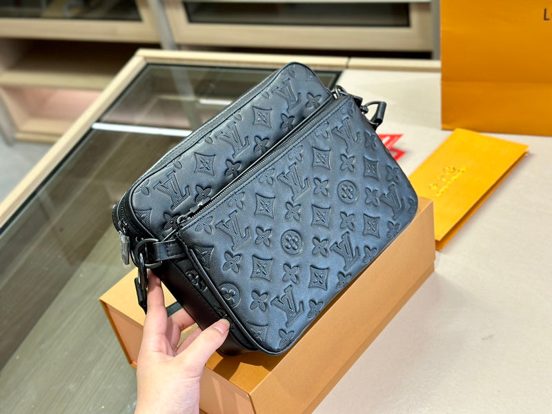 Franco Shops - Louis Vuittons  - 14920