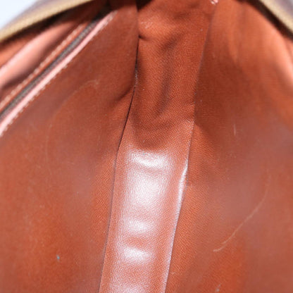 Louis Vuitton Jeune fille