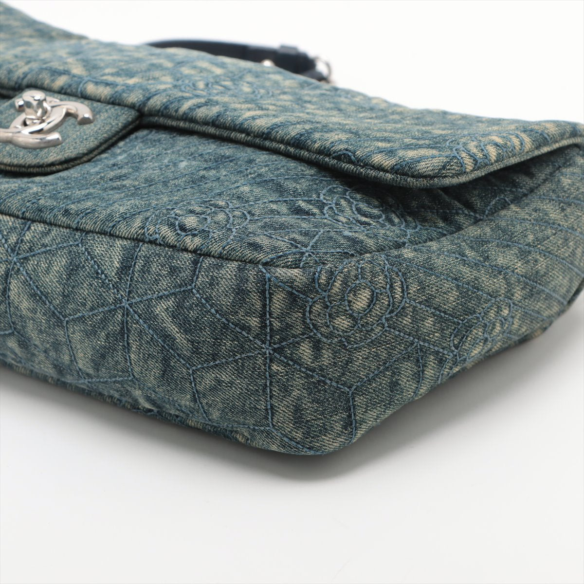 Chanel Flap Blue Elegant Shoulder Bag 2