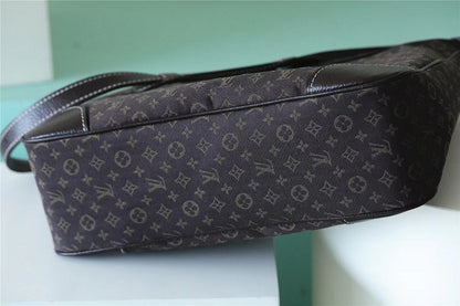 Franco Shops - Louis Vuittons  - 9942
