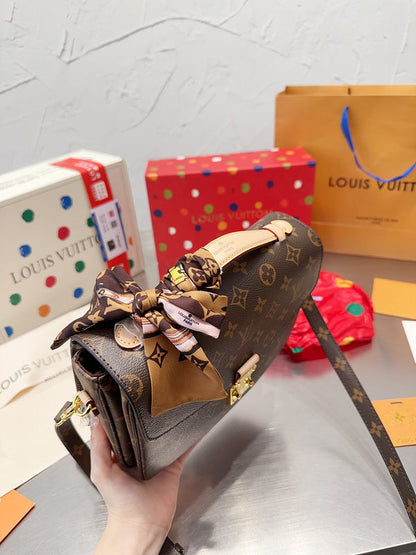 Franco Shops - Louis Vuittons  - 15059