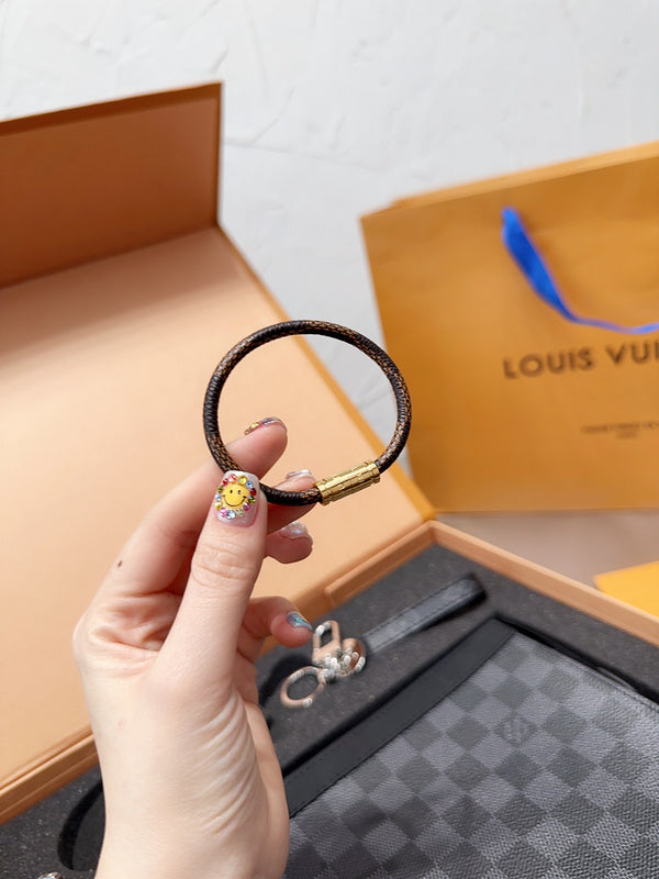 Franco Shops - Louis Vuittons  - 15018