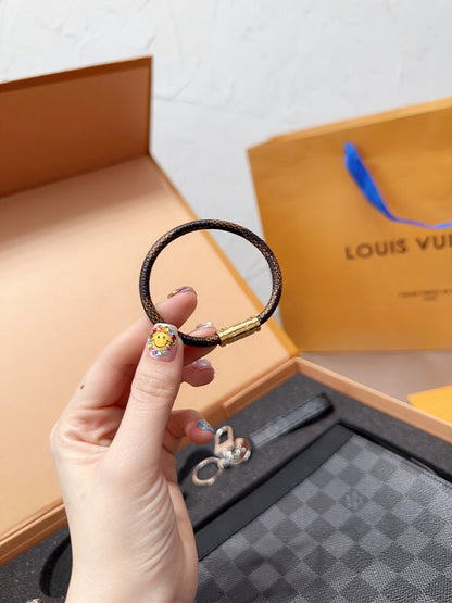 Franco Shops - Louis Vuittons  - 15018
