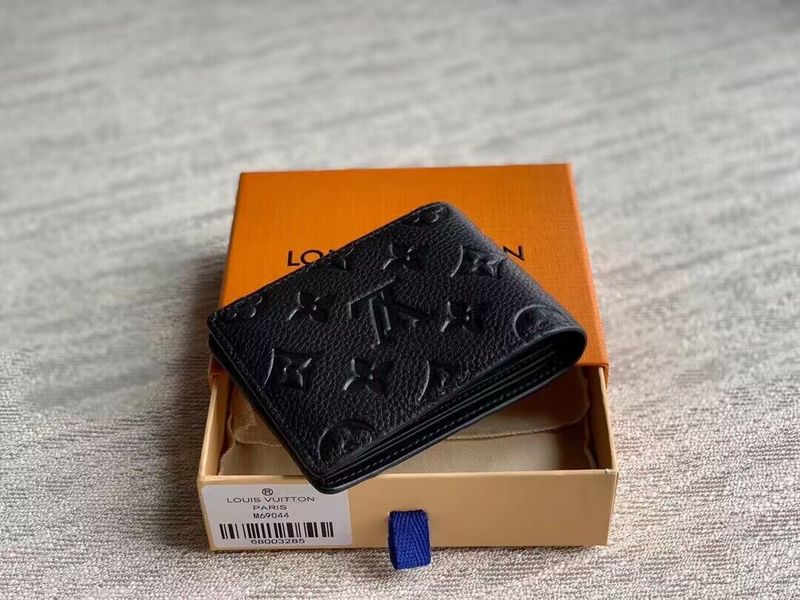 Franco Shops - Louis Vuittons  - 15760
