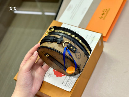 Franco Shops - Louis Vuittons  - 15042