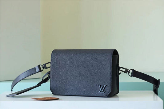 Franco Shops - Louis Vuittons  - 9969