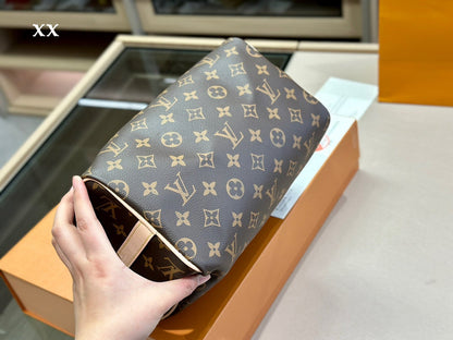 Franco Shops - Louis Vuittons  - 15046