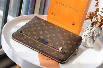 Franco Shops - Louis Vuittons  - 15541