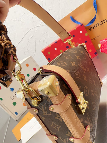 Franco Shops - Louis Vuittons  - 14953