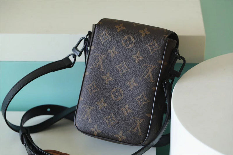 Franco Shops - Louis Vuittons  - 10077