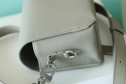 Franco Shops - Louis Vuittons  - 9917