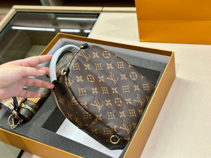 Franco Shops - Louis Vuittons  - 14896