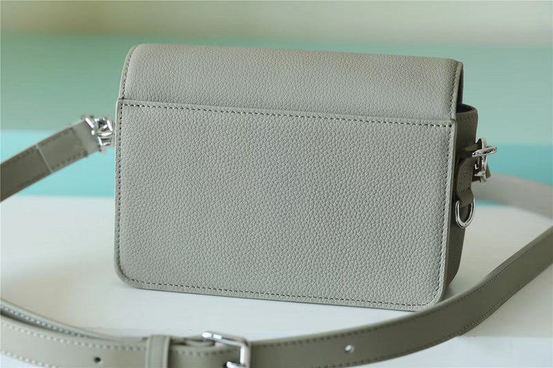 Franco Shops - Louis Vuittons  - 9917
