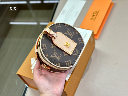 Franco Shops - Louis Vuittons  - 15043
