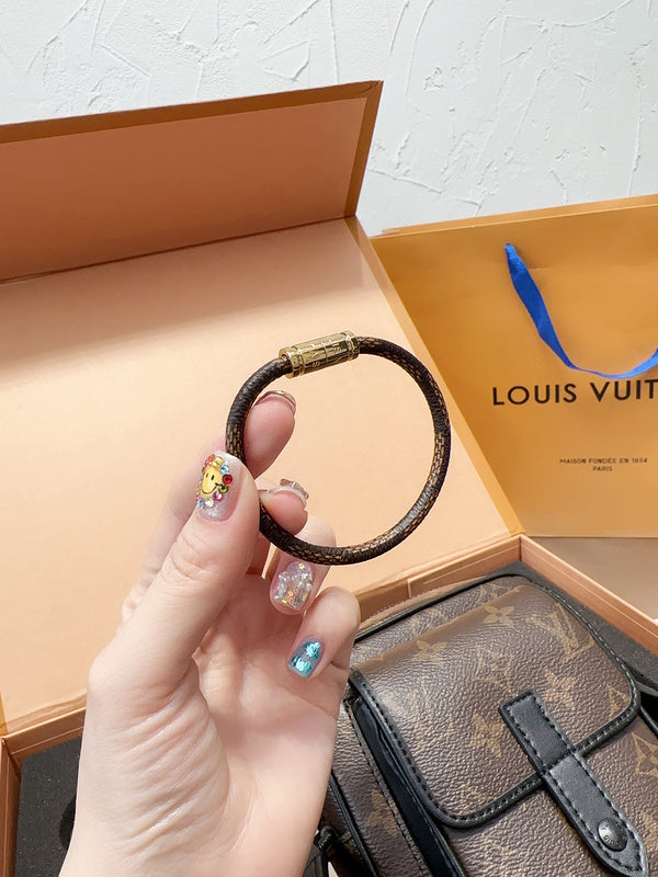 Franco Shops - Louis Vuittons  - 14883