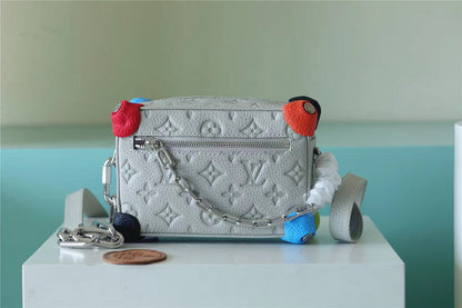 Franco Shops - Louis Vuittons  - 10139