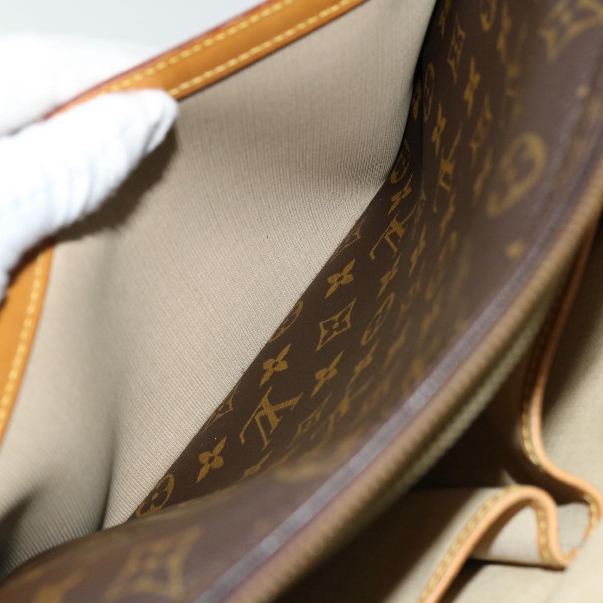 Louis Vuitton Reporter