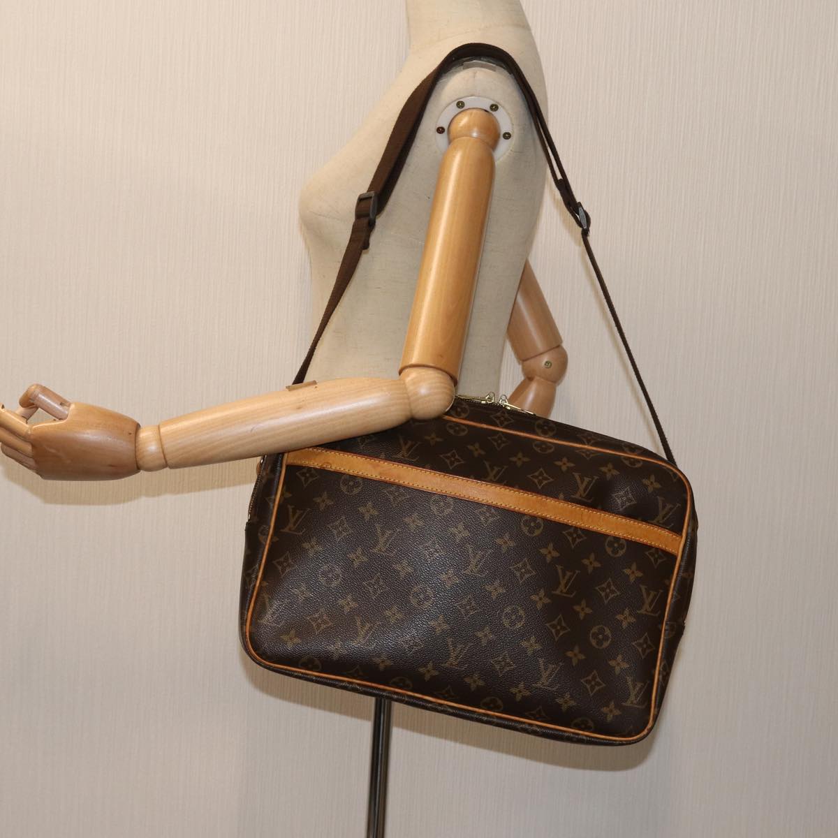 Louis Vuitton Reporter