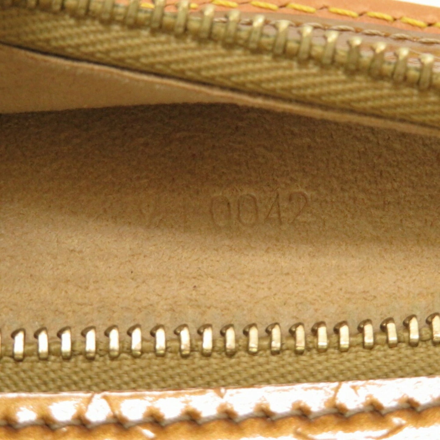 LOUIS VUITTON Monogram Vernis Comte Defe Pochette Owl Bronze M92268 Shoulder Bag
