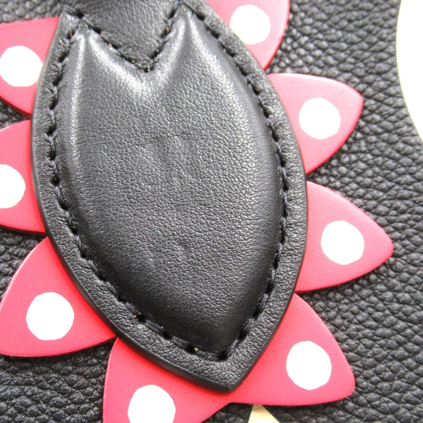 LOUIS VUITTON V Crafty On The Go GM Black Black Monogram empreinte leather M45373