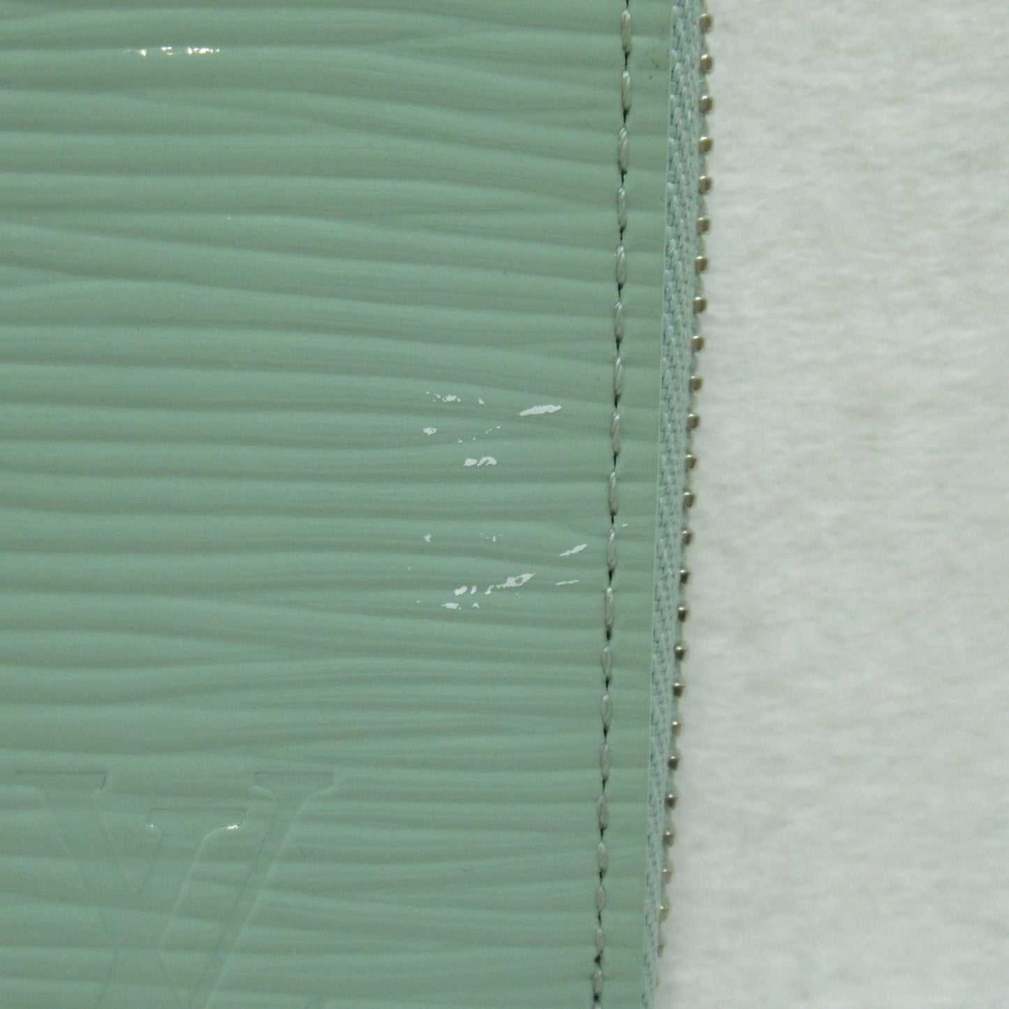 LOUIS VUITTON Zippy wallet Green Amand Epi-electric leather M60313