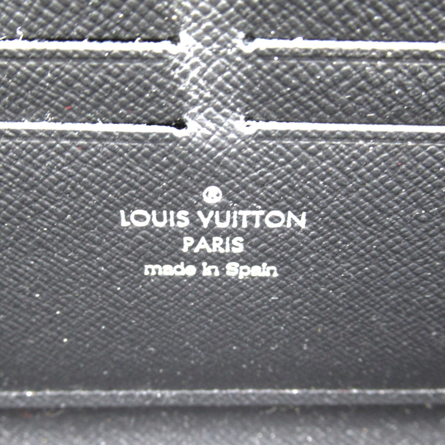 LOUIS VUITTON Zippy Dragonne Black Black Taiga leather M69409