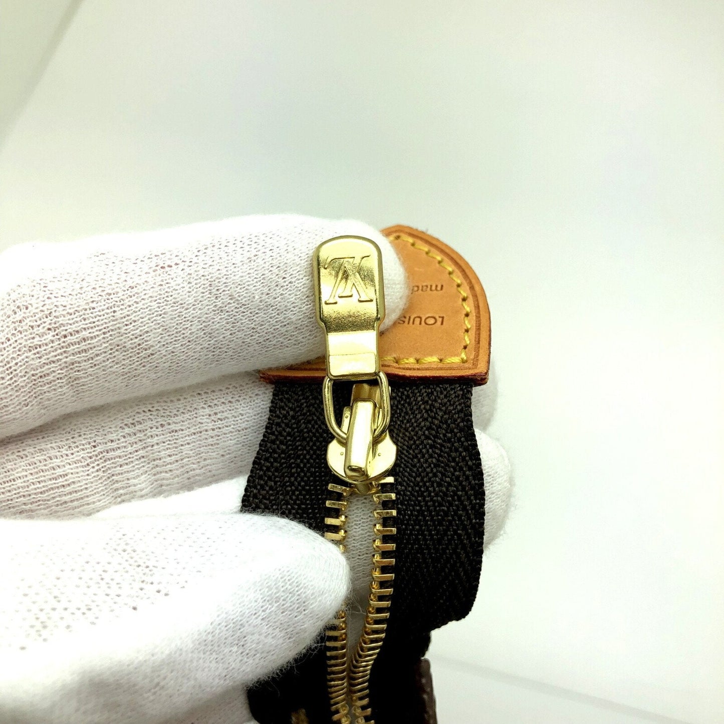 LOUIS VUITTON Posh Toilette 26 M47542 Brown Gold Hardware Pouch Monogram Women's Second Bag