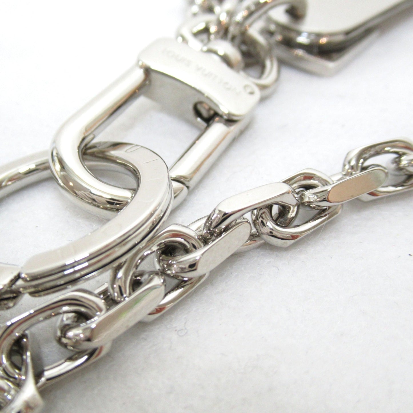 LOUIS VUITTON Portocle Chenne V Square Keychain Silver Stainless Steel M61994