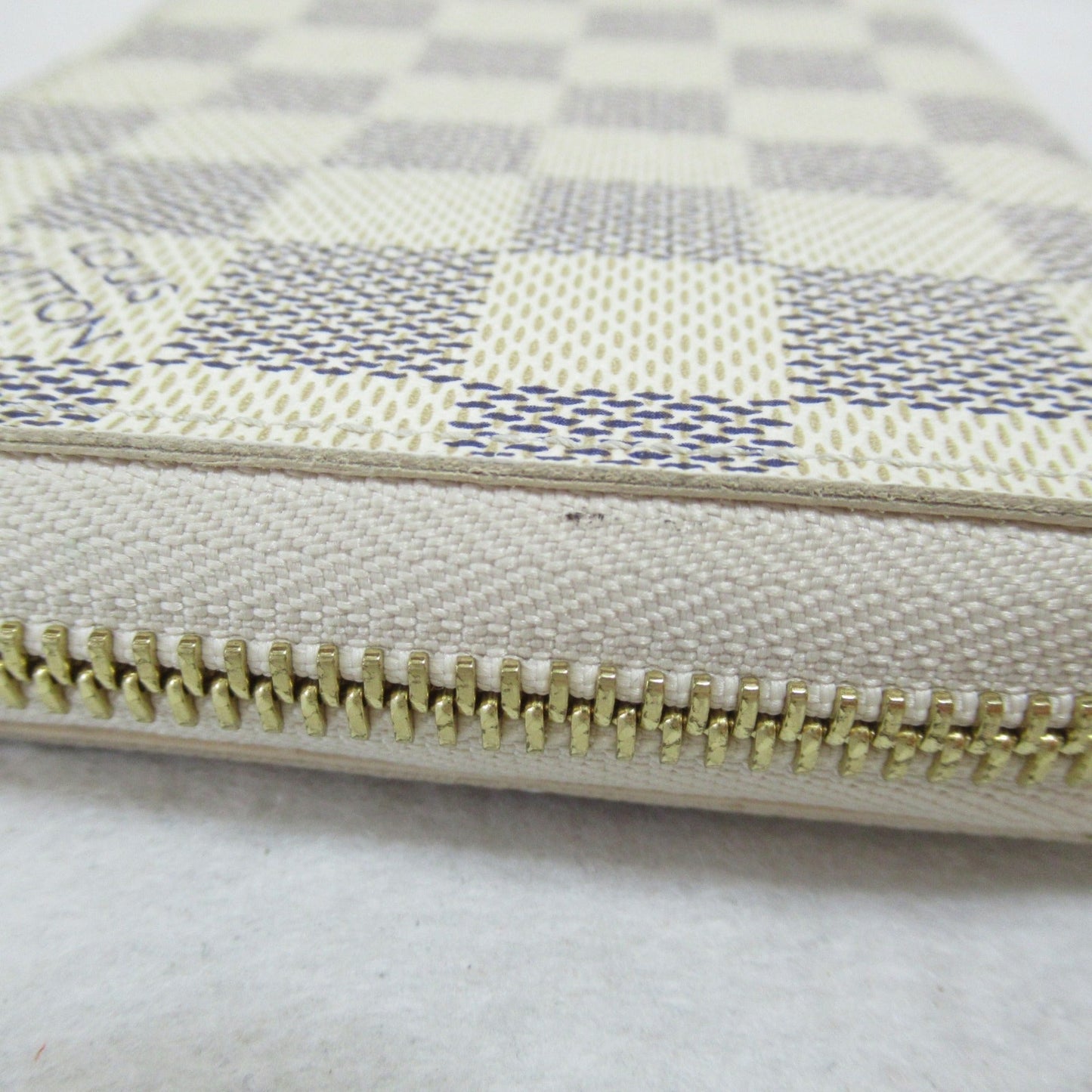 LOUIS VUITTON Illustre Zippy Wallet Round Long Wallet Ivory Damier Azur PVC coated canvas N63006