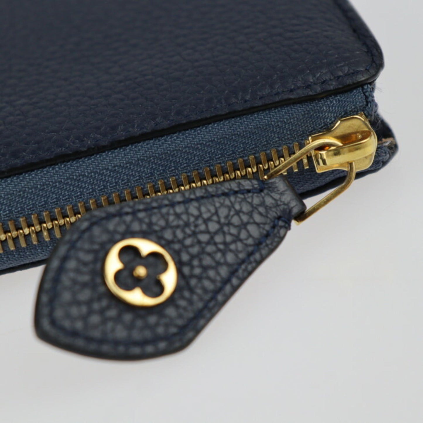 LOUIS VUITTON Portefeuille Comet Long Wallet M68582 Taurillon Leather Blue Marine Gold Metal Fittings L-shaped Zipper Japan Limited Sale