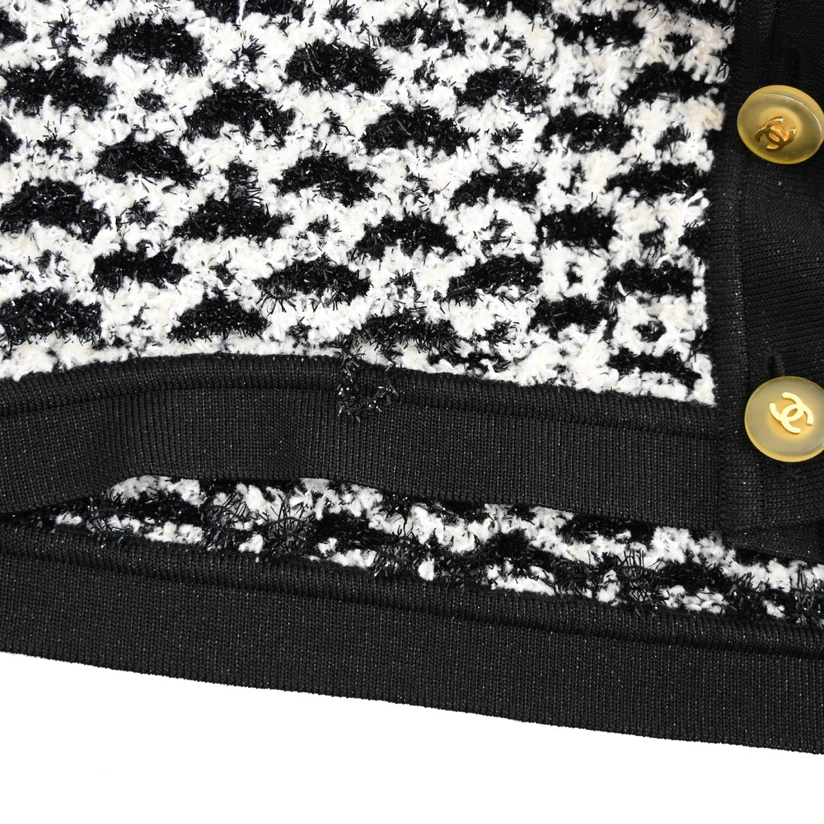 Chanel Black Elegant Shoulder Bag 22