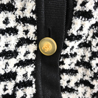 Chanel Black Elegant Shoulder Bag 22
