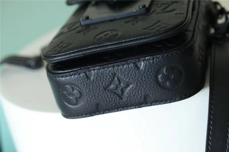 Franco Shops - Louis Vuittons  - 10084