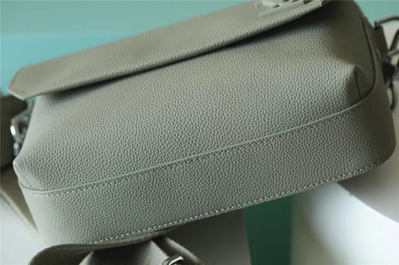 Franco Shops - Louis Vuittons  - 9932