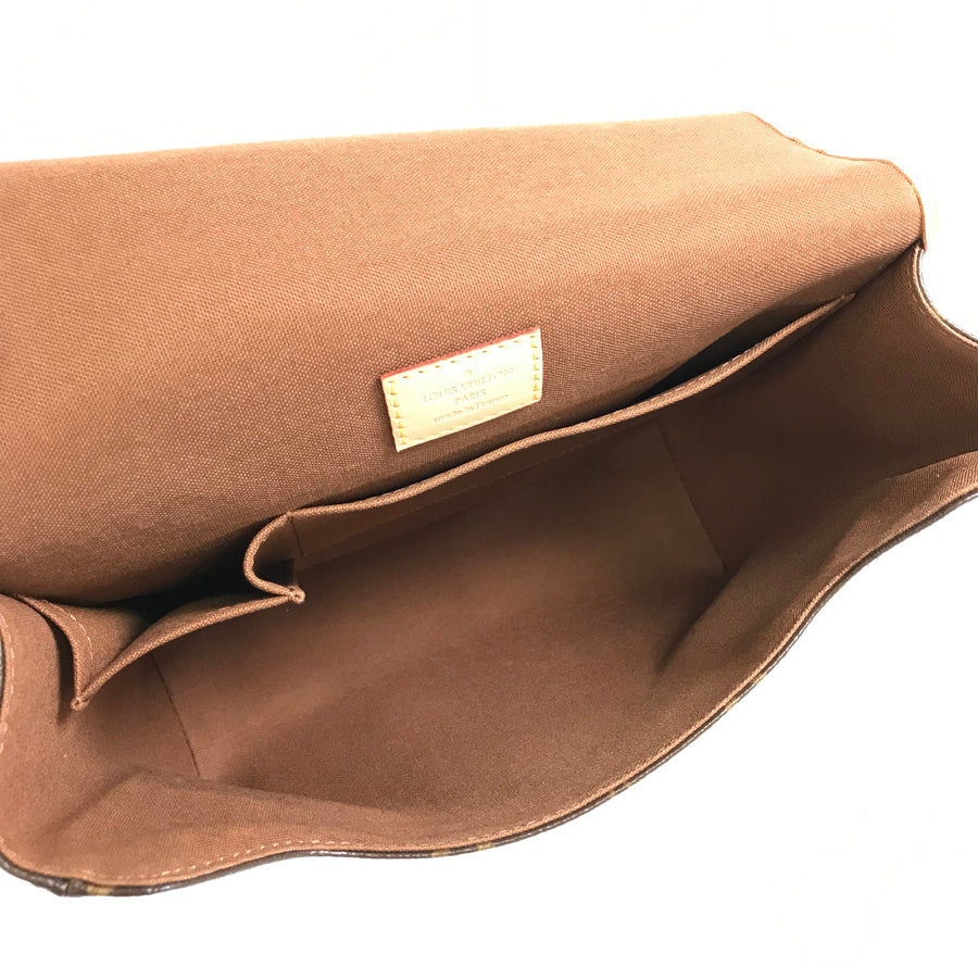 LOUIS VUITTON Messenger bag