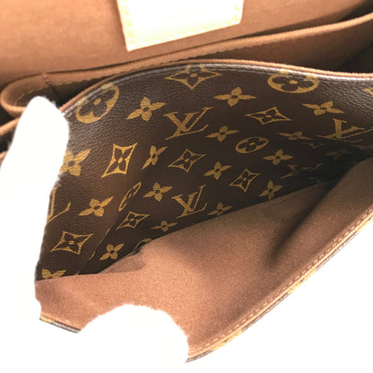 LOUIS VUITTON Messenger bag
