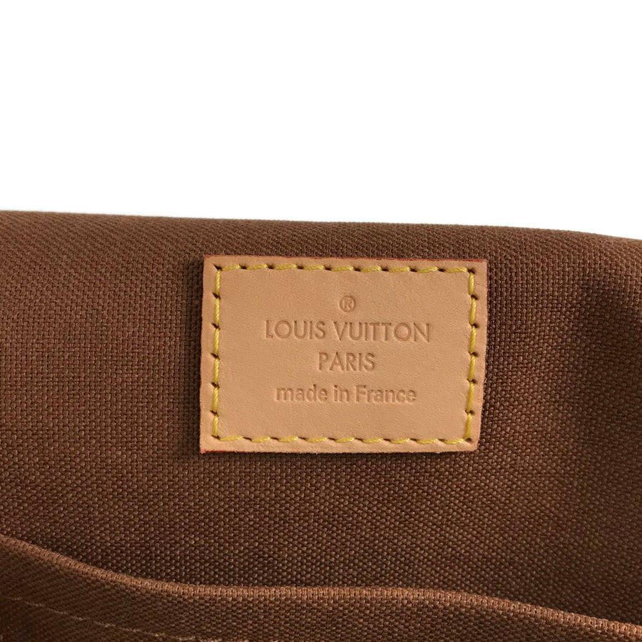 LOUIS VUITTON Messenger bag