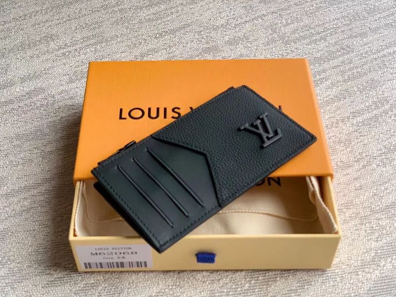 Franco Shops - Louis Vuittons  - 15674