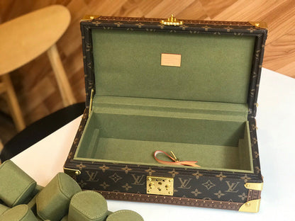 Franco Shops - Louis Vuittons  - 9497