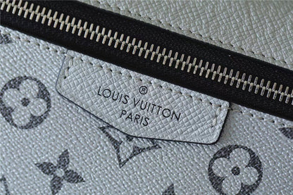 Franco Shops - Louis Vuittons  - 10196