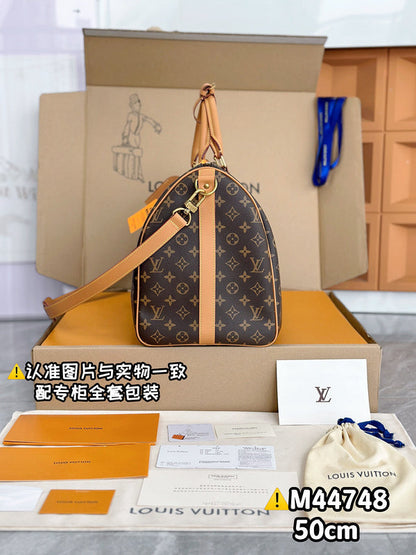Franco Shops - Louis Vuittons  - 15301