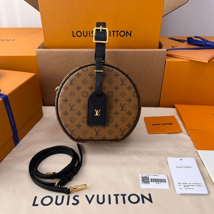 Franco Shops - Louis Vuittons  - 15836