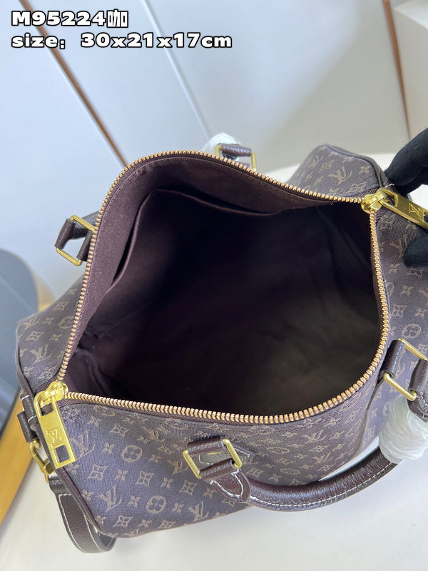 Franco Shops - Louis Vuittons  - 15335