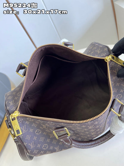 Franco Shops - Louis Vuittons  - 15335