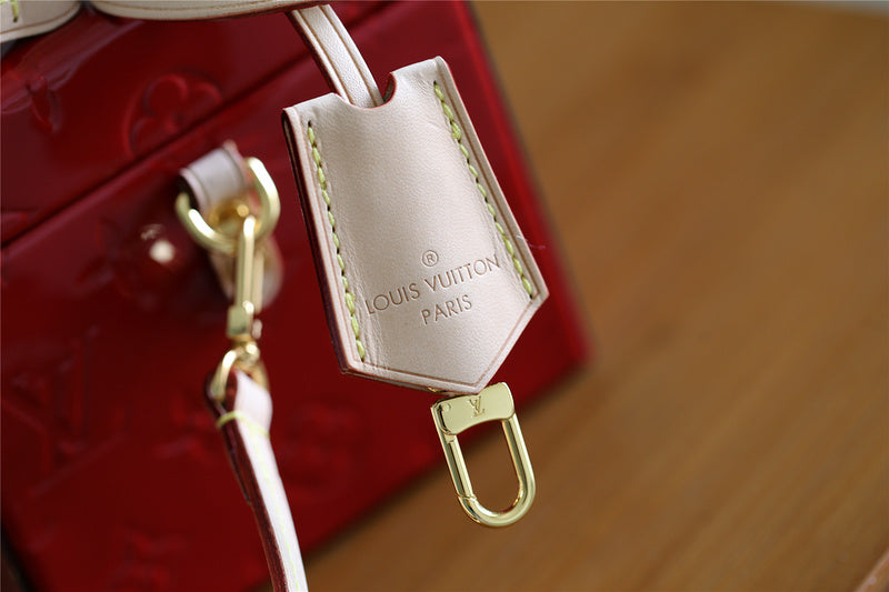 Franco Shops - Louis Vuittons  - 9398
