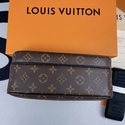 Franco Shops - Louis Vuittons  - 10094