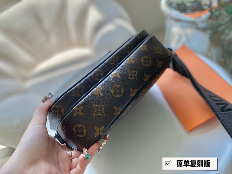 Franco Shops - Louis Vuittons  - 15038