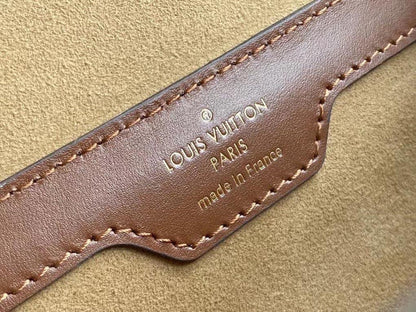 Franco Shops - Louis Vuittons  - 15506